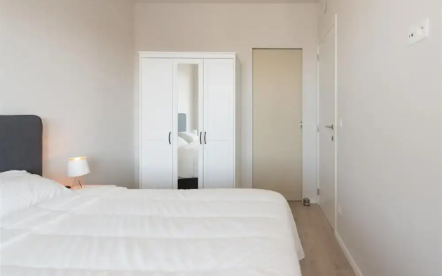 Serene Apartment With Mountain View