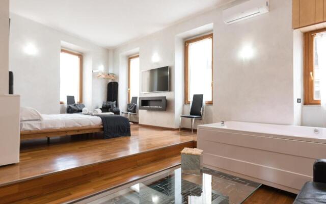 PLAZA SUITE Collection