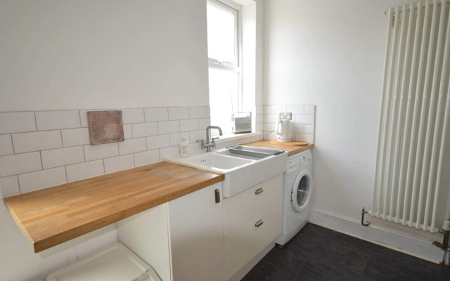 2 Bedroom Home in Gloucester Road