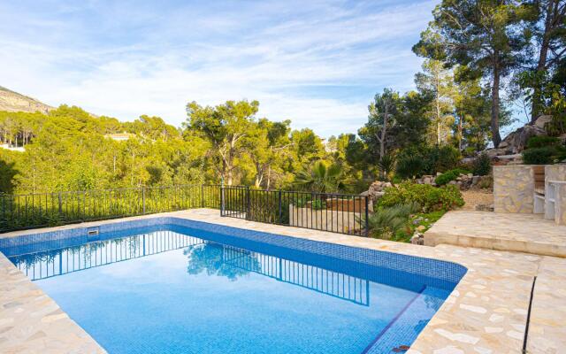 Urbane Holiday Home in Altea With Private Swimming Pool
