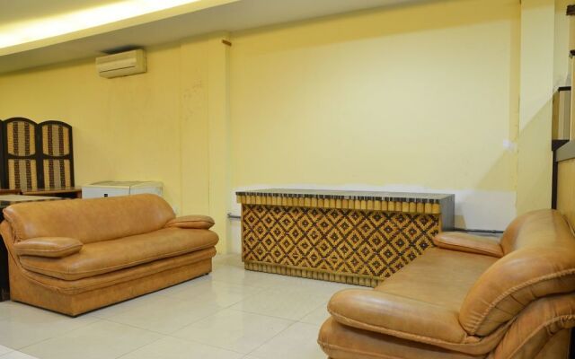 Zen Rooms Near Tunjungan Plaza