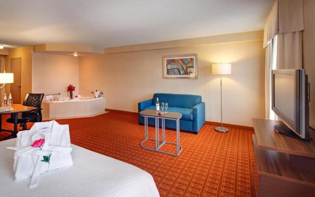 Fairfield Inn and Suites by Marriott Toronto Airport