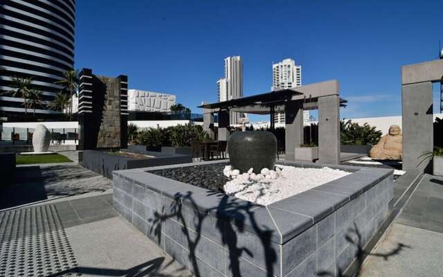 The Oracle Broadbeach 906
