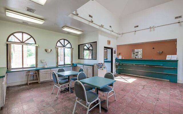 Motel 6 - High Point