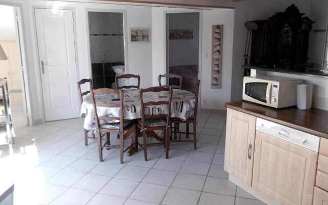 House With 3 Bedrooms in Châtelaillon-plage, With Enclosed Garden - 80