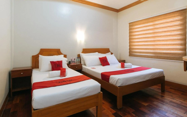 RedDoorz Premium @ Nick Hotel Gerona Tarlac