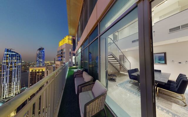 4 Maid Penthouse Panoramic Views in Dubai Creek Harbour