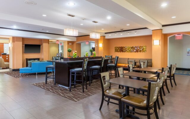 Holiday Inn Express Hotel & Suites Columbus