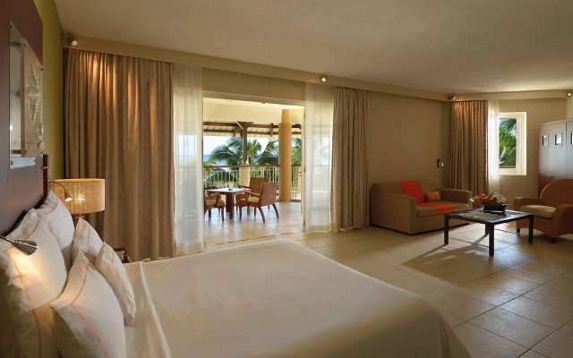 Victoria Beachcomber Resort & Spa