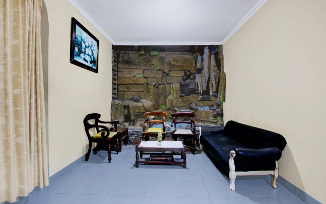 Hotel O Near Tugu Yogyakarta 2 formerly Monjali Inn – Guest Rooms – Yogyakarta