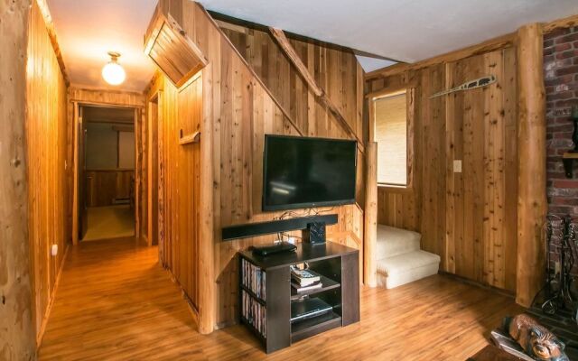 Ole' Berg's Den in Lake Wenatchee