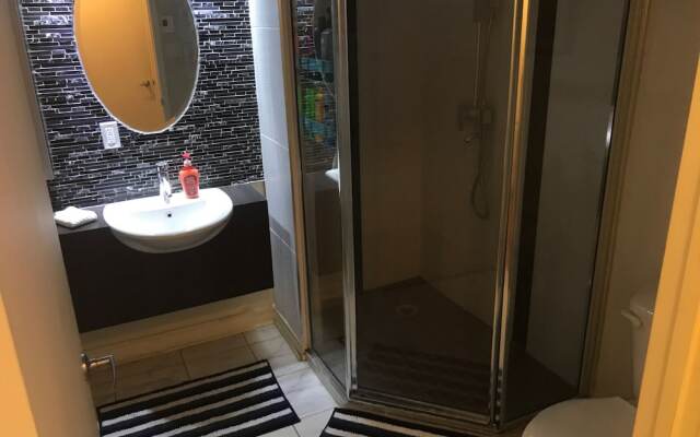 Laval centre apartment