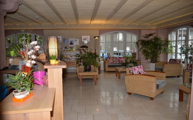 Logis Hôtel Restaurant & Spa Les Remparts