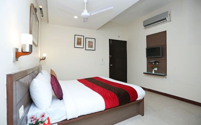 OYO 11577 Hotel Crystal Retreat