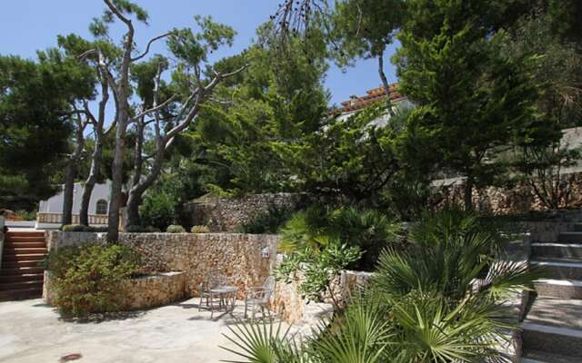 Fantastic villa with private swimming pool, garage, bbq, patio, wifi and the sea