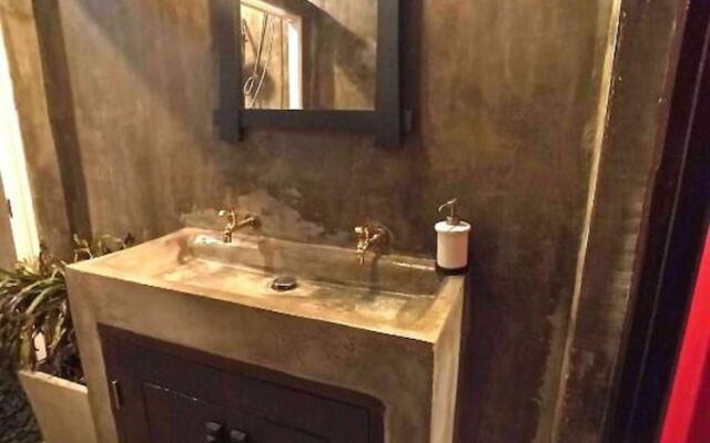 Long Feng Hostel Bangkok