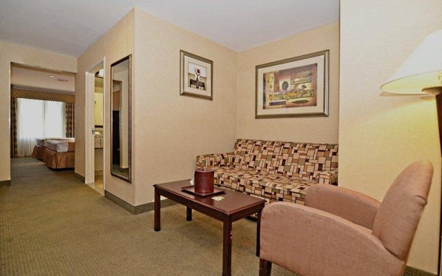 Riverview Inn and Suites