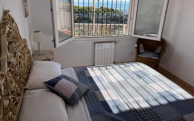 Delightful Burriana House with Magnificent Beach & Sea Views.