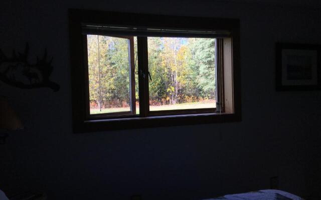 Sawing Logzz Bed and Breakfast
