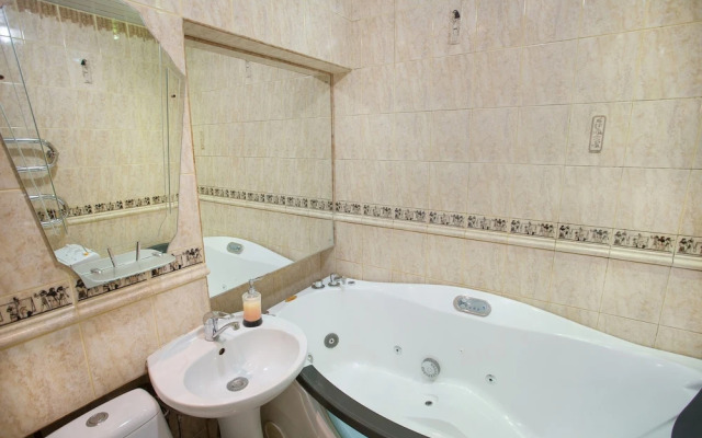 Королевский «люкс» у озера