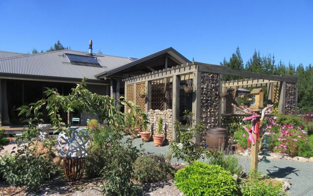 Redwood Valley B & B