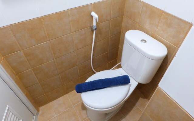 Modern Studio Apartment 27 On Top Of Green Pramuka Mall