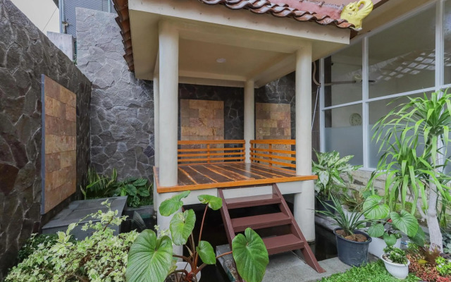 RedDoorz Syariah near Universitas Jember