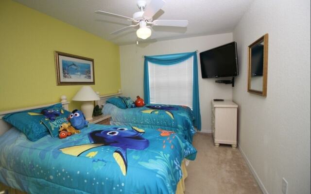 Exotic Nest 5 Bedroom Home by Redawning