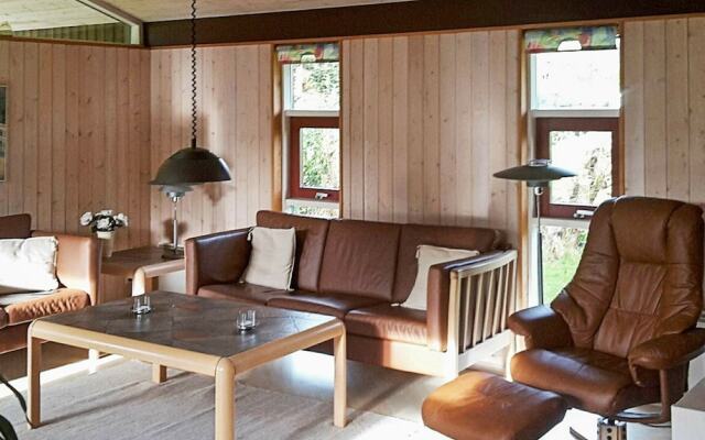 8 Person Holiday Home in Vaeggerlose