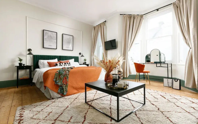 Host Stay Sussex Place