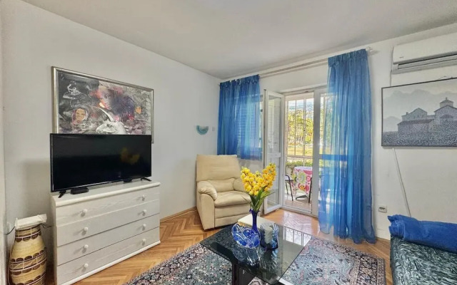 Two Bedroom Apt near Slovenska Beach
