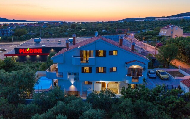 Awesome Home in Sv Filip i Jakov With Sauna, Wifi and 5 Bedrooms