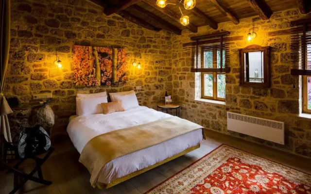 Blossom Rooms  Suite