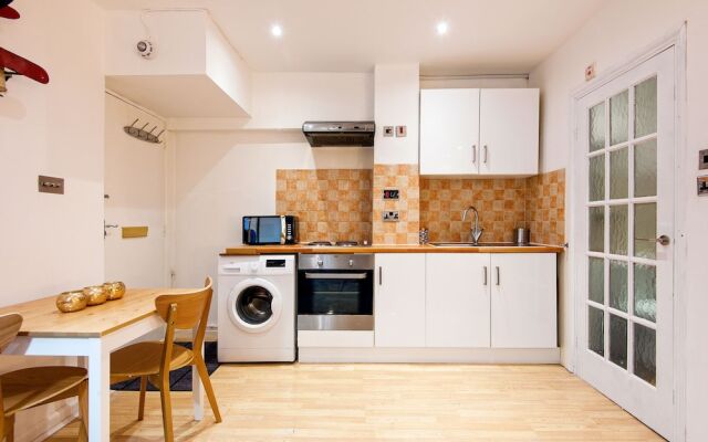Beautiful Hyde Park Studio Flat