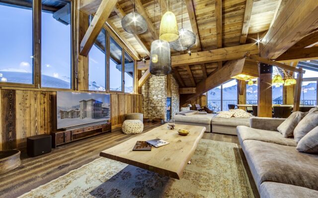 Luxury 8 bedrooms apartment, 380 sq.m. at 2551m. altitude