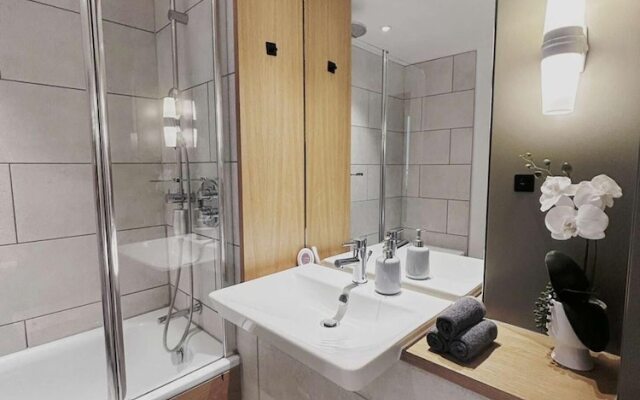 Apartment-newham-sleeps2-balcony-89ws