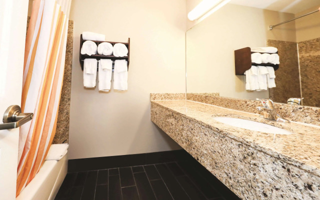 La Quinta Inn by Wyndham Sandusky near Cedar Point