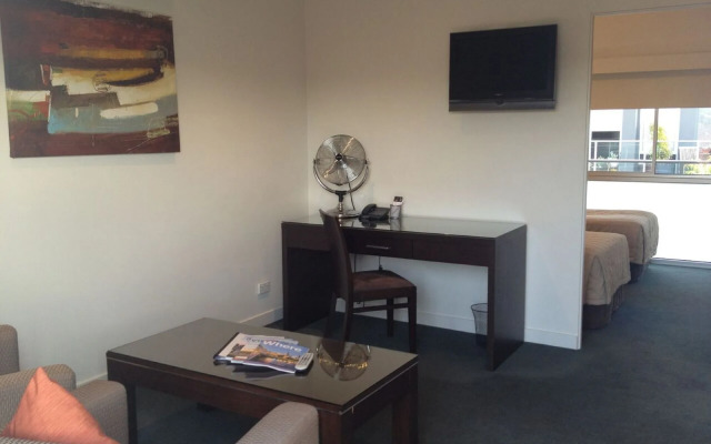 St Kilda Central Apartment Hotel