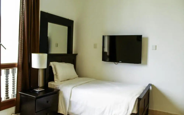 Elegant Marina View Escape