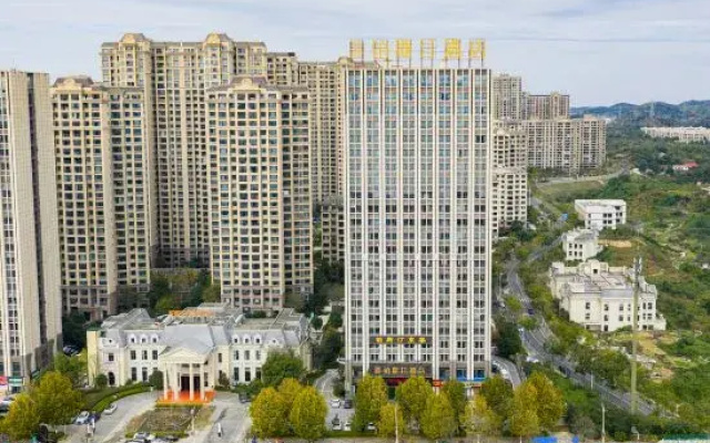 Wutong light luxury hotel (Yueyang high-speed rail station)