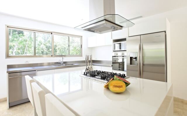 Bahia Principe Vacation Rentals - Three-Bedroom House