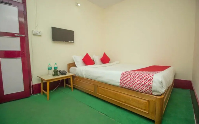 Aritar Lake Home Stay By OYO Rooms