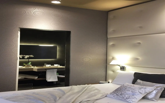 Private Luxury Suite