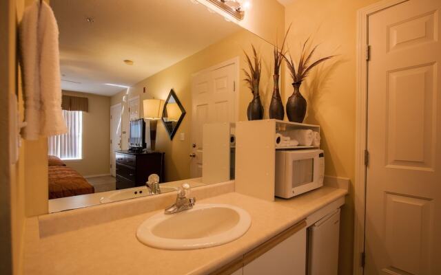 Nature's Mix 2 Bedroom Condo by RedAwning