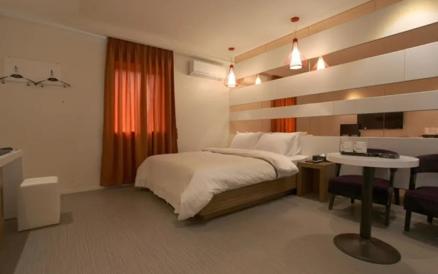 Pocheon With Motel