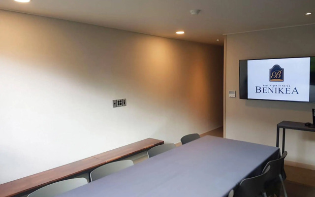 I-Jin Hotel