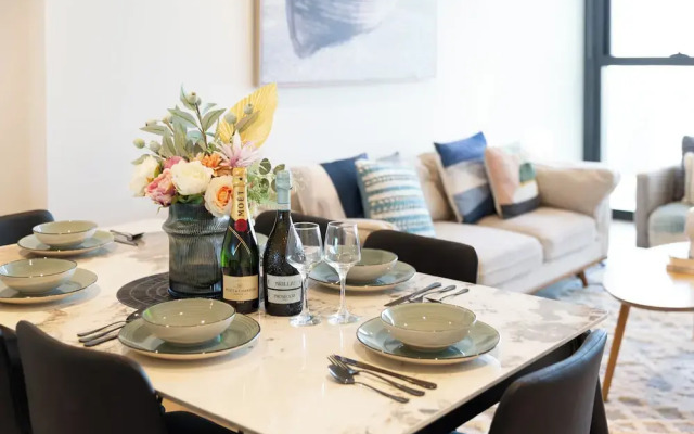 Mega Style Apartments Melbourne Square