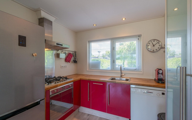 Modernly Furnished Bungalow for 4 People