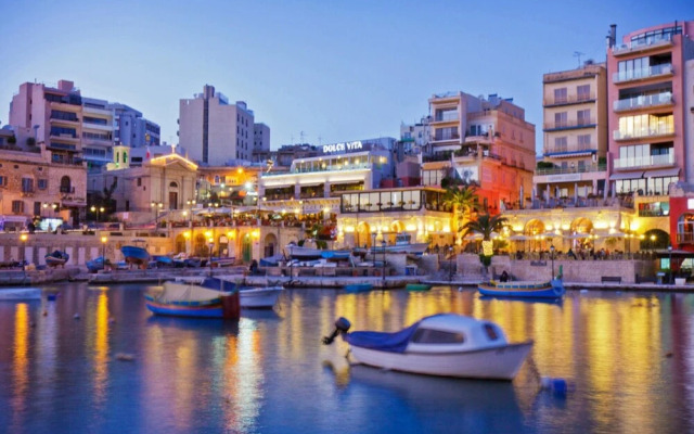 Seaview Apartment Top Location in Sliema