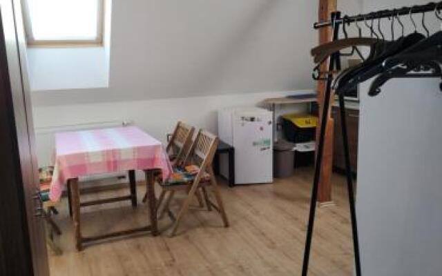 Apartman V Podkrovi